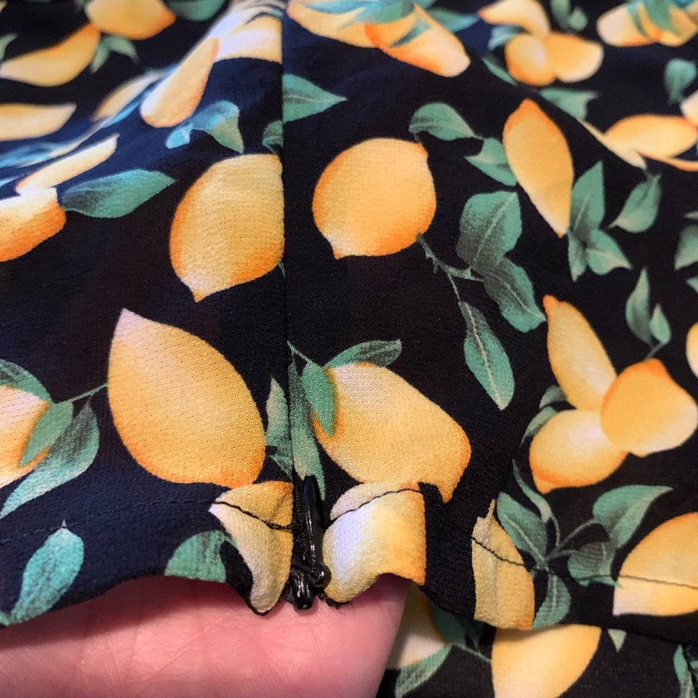 LF Lemon Print Cold Shoulder Ruffle Crop Top 🍋 - Picture 5 of 7